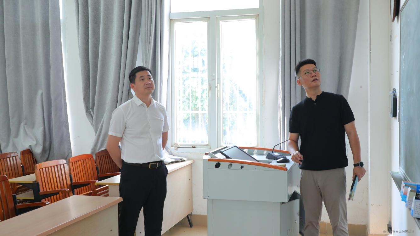 学校领导带队开展秋季学期开学安全隐患排查整改验收工作